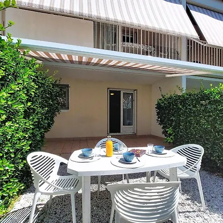 Apartment Les Jardins De L'ocean-44 By Interhome *